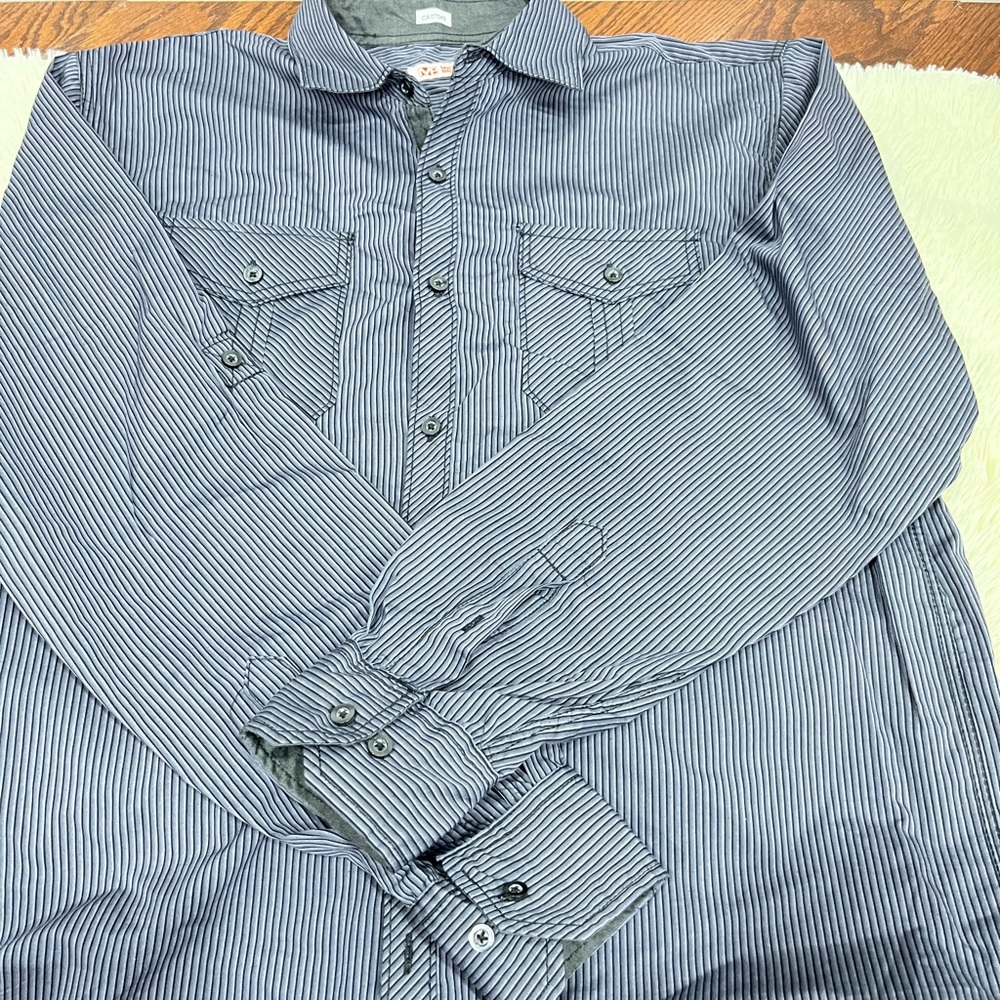 Men’s shirt,size M